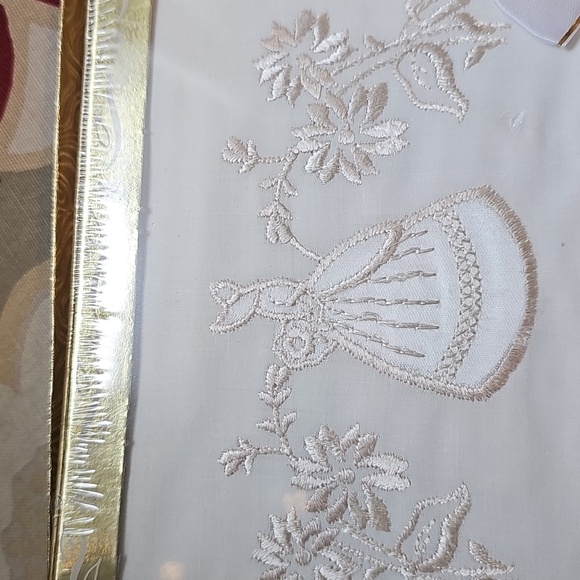 Arlin Fifth Avenue Decorative Embroderied Cotton Pillowcases, NEW! - Picture 3 of 5